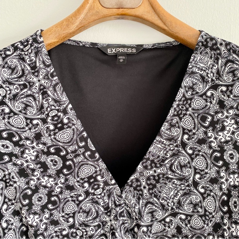 Express Black & White Paisley Romper Size XS - Picture 2 of 4